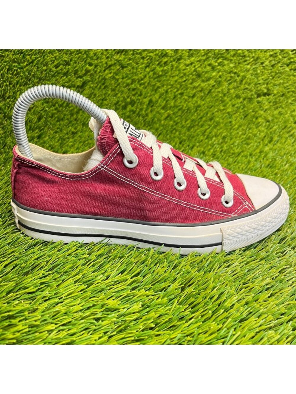 Converse Chuck Taylor All Star Low Womens Size 6 Red Walking Shoes Sneakers